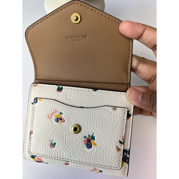 Coach Wyn Small Bifold Wallet With Floral Print - Picture 4 of 6